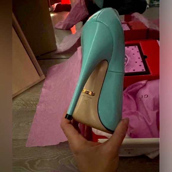 Gucci heels ๐  with bow ๐ - Picture 8 of 10